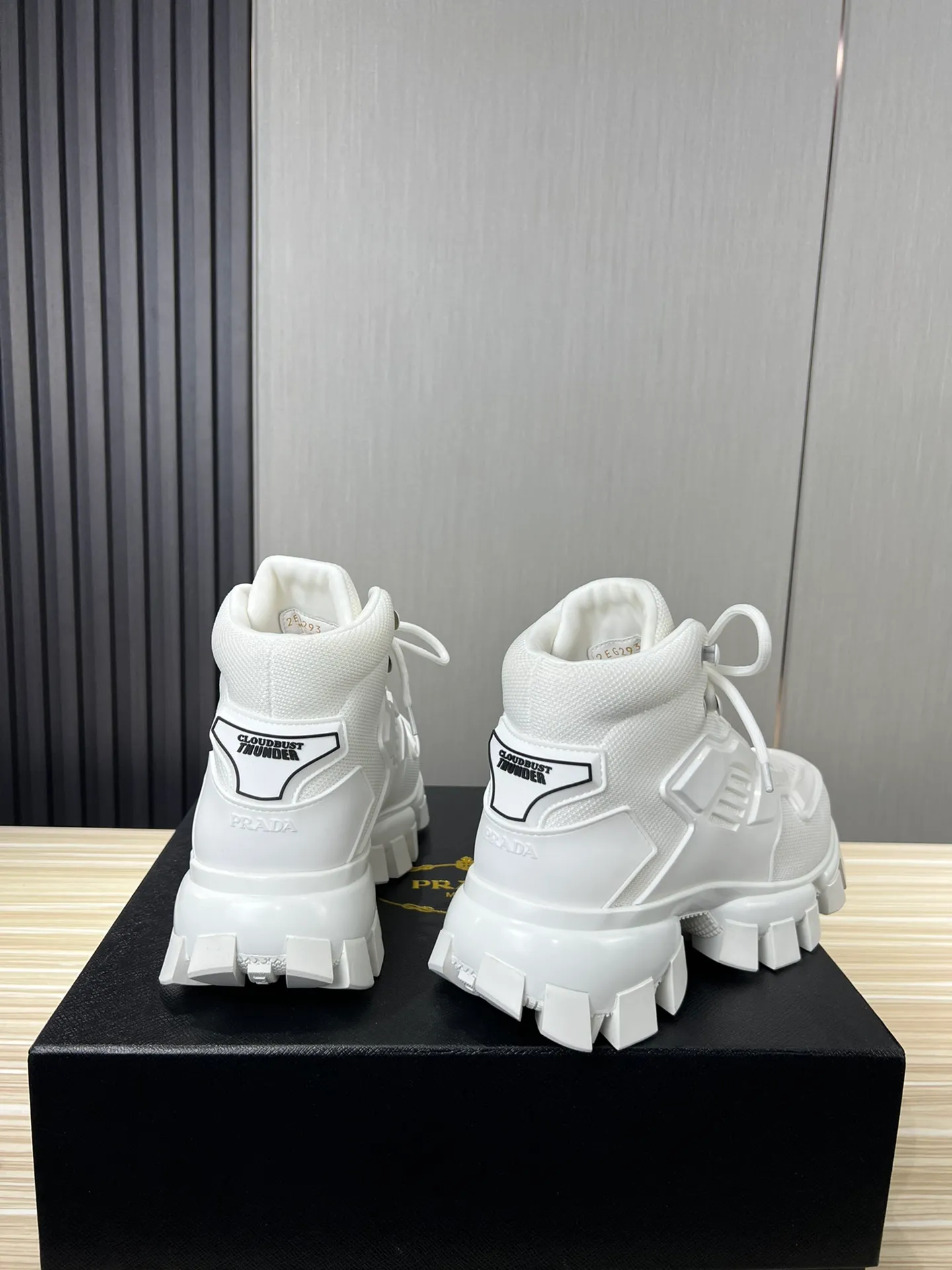 Men's shoes 💰660💰 [PRADA] Couple's popular item at the counter 💑Official website synchronized ⬆️Original fly-woven film fabric + cowhide lining, 1⃣️:1⃣️reproduction, original sole, 35-45 (45.46 custom-made, non-refundable)